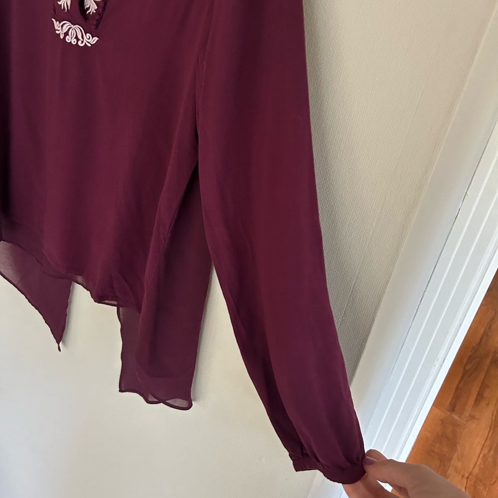 ARIAT Poet Top Burgundy Floral Embroidery Sheer Overlay Blouse Tunic Boho Size L - Picture 6 of 16
